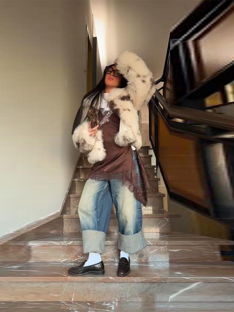 Women's Collar Long Sleeved Spotted Faux Fur Winter Coat