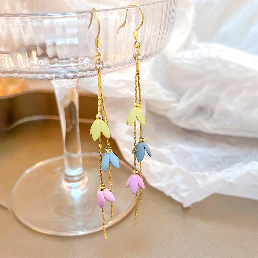 Sweet Summer Charm: Long Tassel Mauve Floral Earrings for Women, Color Block Design, Simple and Fresh