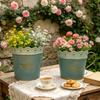 Vaso da Fiori in Ferro Embossé di Pizzo Fioriera Vaso da Fiori da Scrivania Fioriera per Piante Vaso da Piante Secchio per Piante da Balcone Per Piante o Oggetti Decorativi