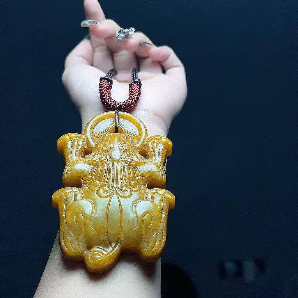 Ancient Han Dynasty Style Xiuyan Jade Pendant Ornament