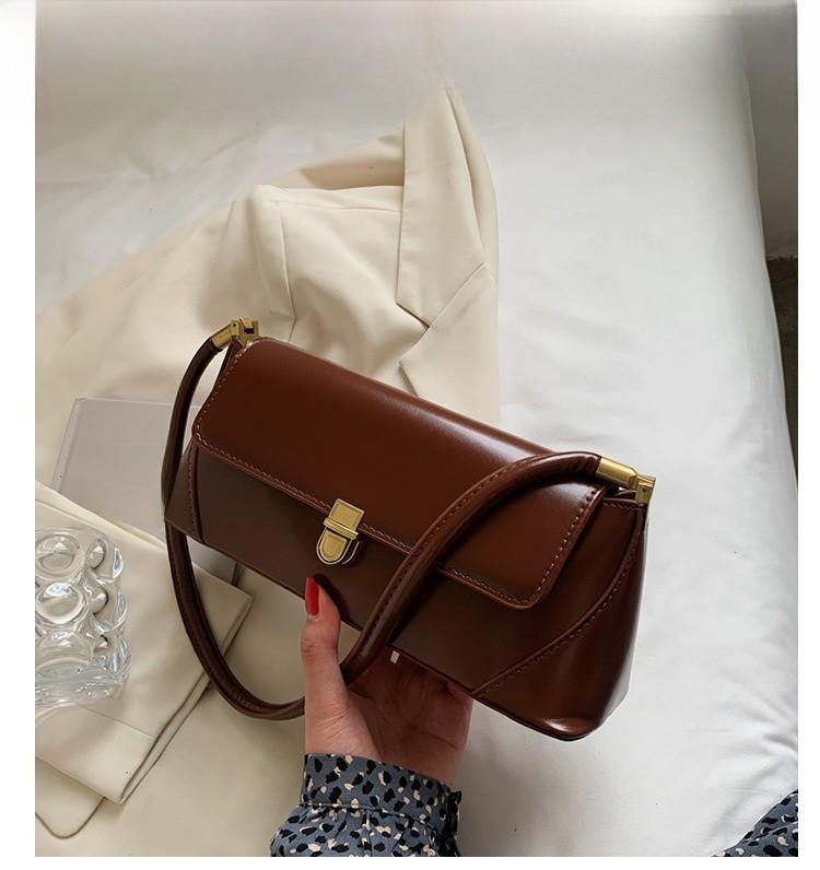 French Small Shoulder Bag With Pu Material And Chain Detail For Urban Daily Use