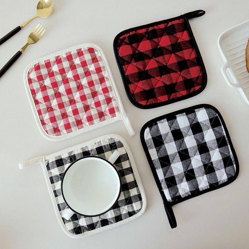 1Pc Red Black Plaid Grid Duckbill Insulation Glove Pad Table Mat Microwave Oven Mitts Baking Tool