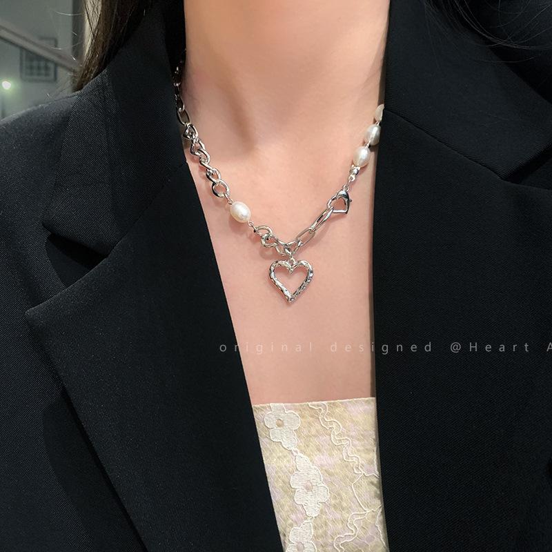 Light Luxury Natural Freshwater Pearl Heart Clavicle Chain Women 2021 New Summer Niche Elegant Daily Dating Versatile Decorative Necklace
