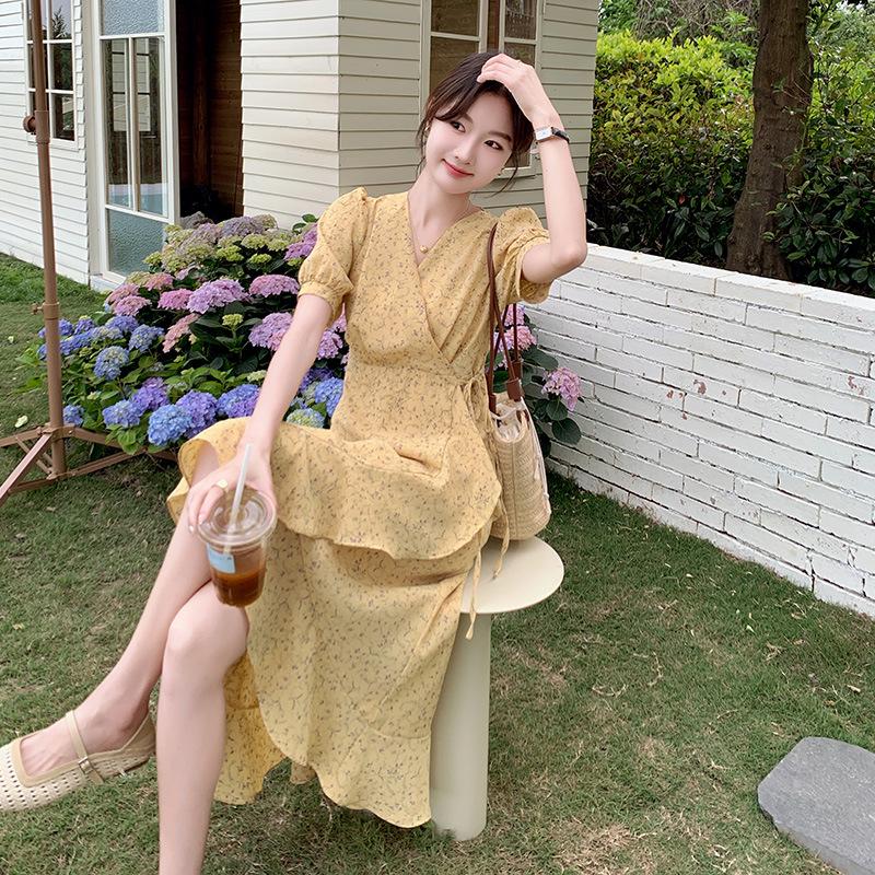 

Французское цветочное платье-миди с неровным подолом - Коллекция Лето 2024 для женщин Medium