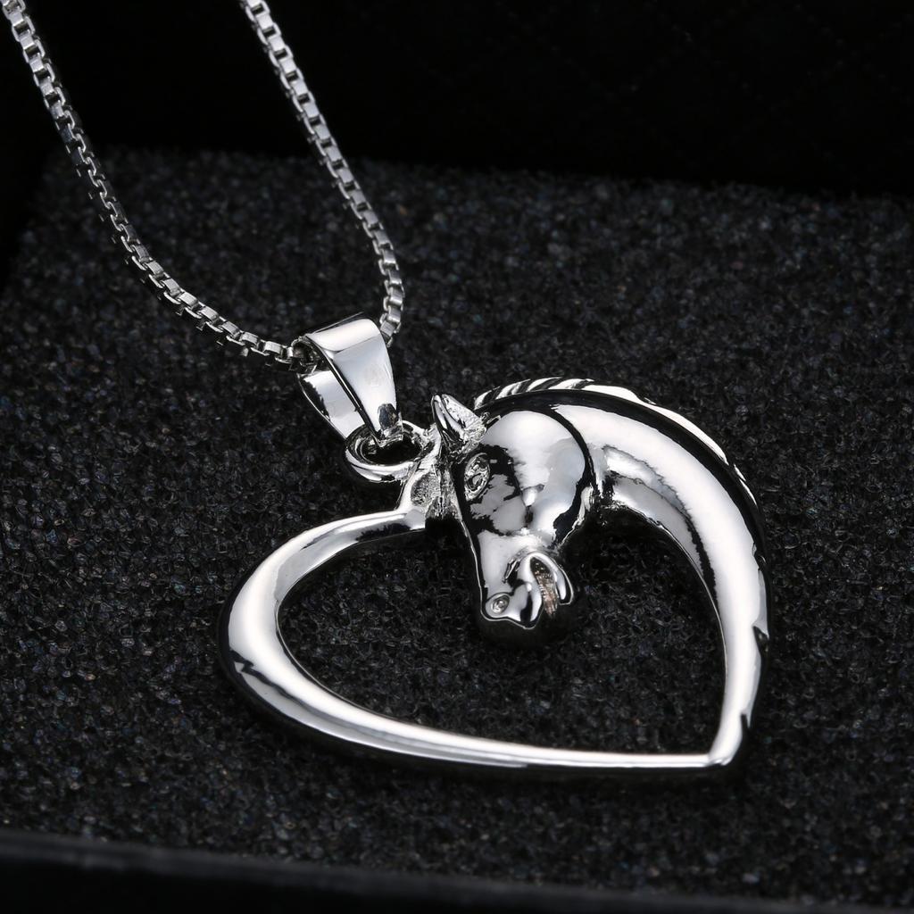 Trendy Cute Heart Horse Pendant Necklace For Women Men Dainty Silver Color Lovely Animal Horse Clavicle Chain Party Jewelry Gift