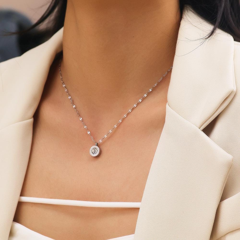 European & American INS Zircon Clavicle Chain: Versatile Diamond-Inlaid Roman Numeral Pendant Necklace