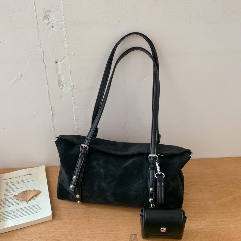 

Korean version of casual Maillard retro armpit bag women s winter new large-capacity work commuter handbag чёрный