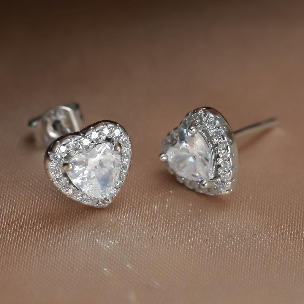 High-End S925 Sterling Silver Needle Earrings Slightly Inlaid With Zircon Fashion Love Stud Earrings, Small Fresh Women'S Earrings.
