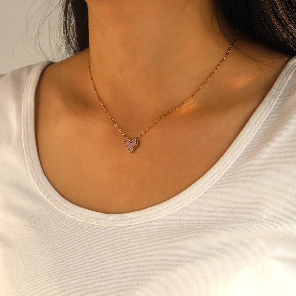 Versatile 18K Titanium Steel Peach Heart Clavicle Chain French Light Luxury Red Acrylic Love Necklace Women'S Pendant
