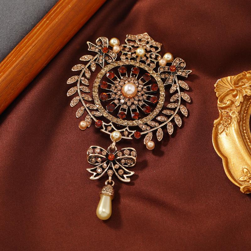 Neue Brosche im Barock-Stil mit Schleife, Vintage Hofblüte, Strass-Anhängerbrosche