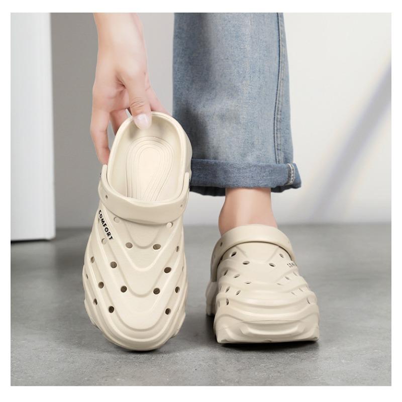 Shit-feeling Hole Shoes for Men and Women, New Summer Outdoor Beach Slippers, Home Indoor Sandals, Soft-soled Slippers