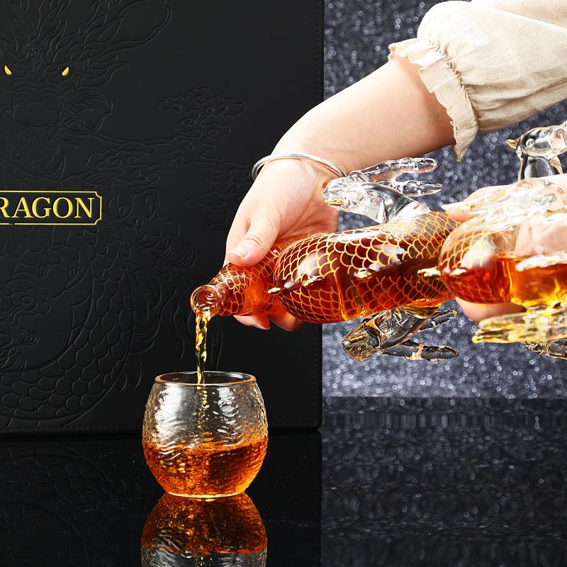 Dragon shaped Chinese Zodiac whiskey decanter Glass Alcohol Bottle for Liquor Scotch Bourbon Gifts for Men Him 1000ML