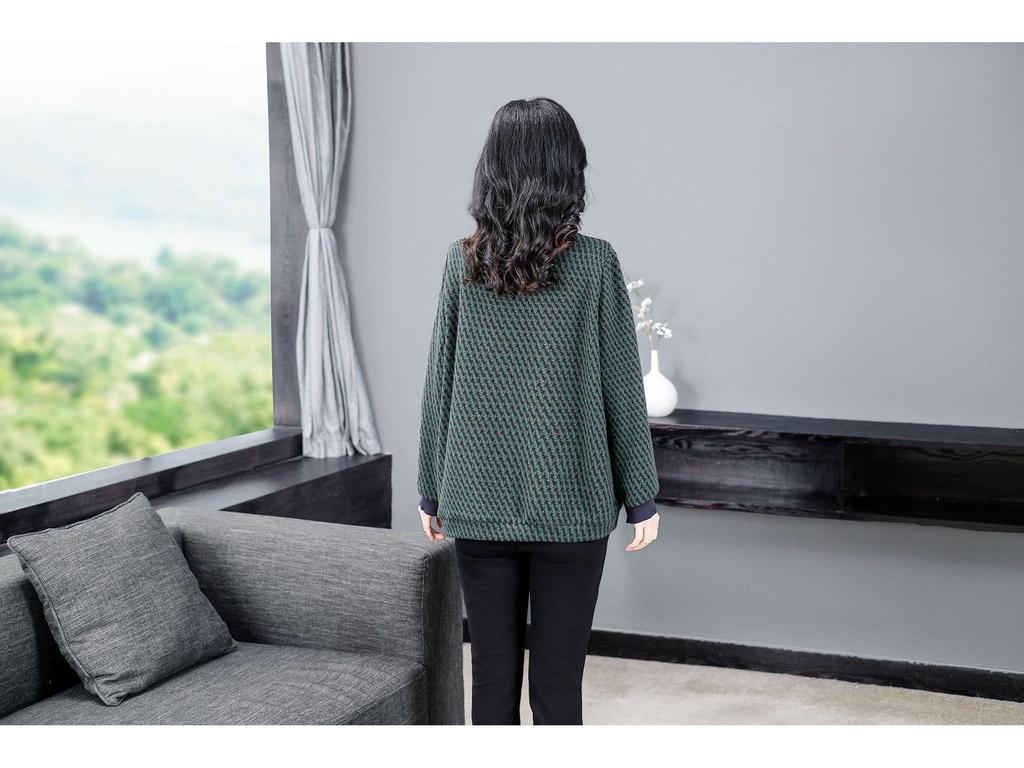 Plus Size Loose Jacquard T-Shirt Sweatshirt for 40-Year-Old Women - Warm, Versatile & Light