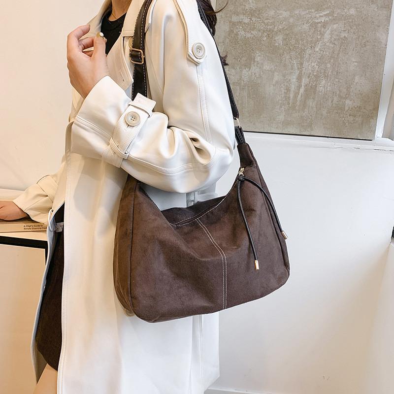 Spacious And Trendy Suede Tote Bag For Women Ideal For Daily Commuting And Fashion