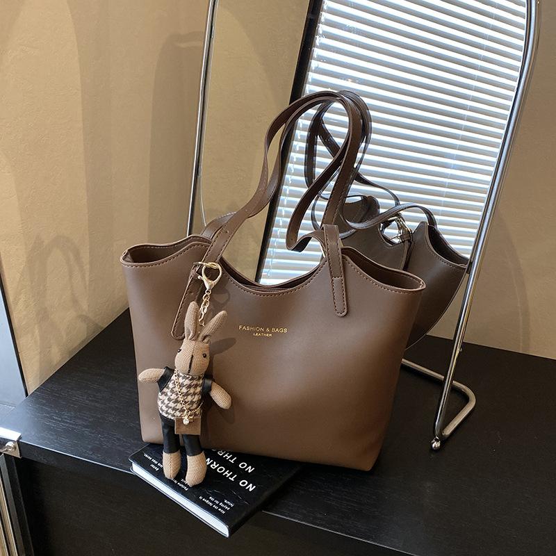 Retro Bag Women's Large-capacity New Autumn and Winter Versatile Simple Shoulder Bag Fashionable Commuter Tote Bag