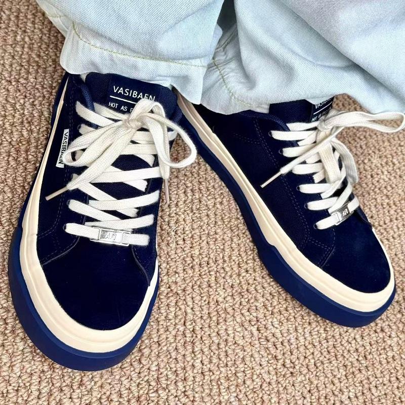 Fashion 2025 New Canvas Skateboard Shoes Men Lace Up Vulcanized Canvas Shoes Mens Designer Flat Loafers Non-slip Casual Sneakers for Man
