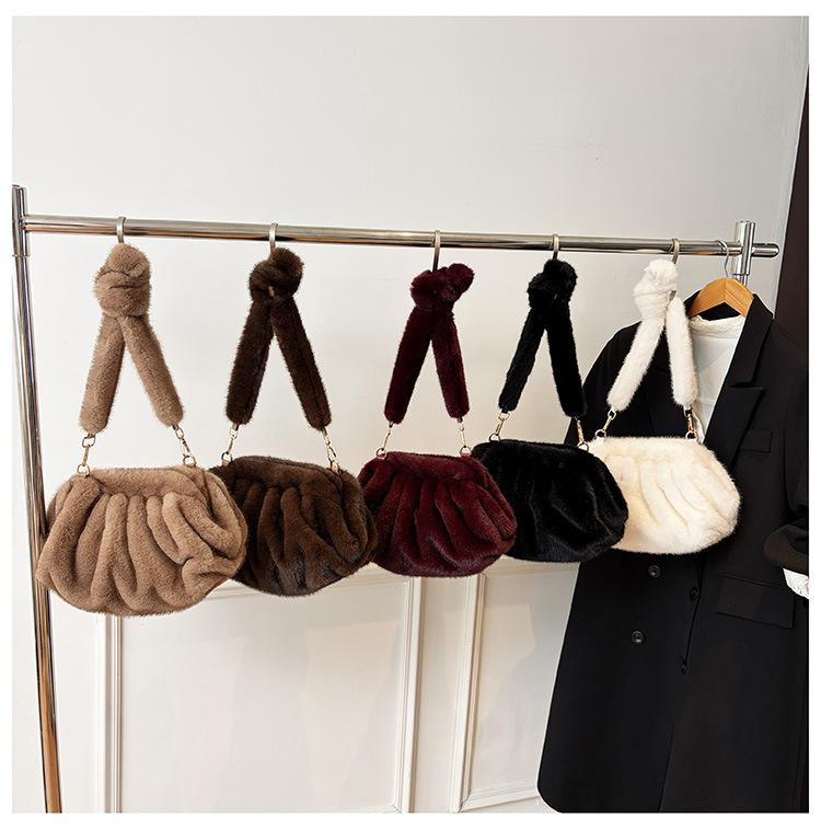 Soft Faux Fur Small Shoulder Bags for Women Wrinkle Relaxed Texture Cloud Shell Bag Winter Fashi Plush Handbags Crossbody Bag