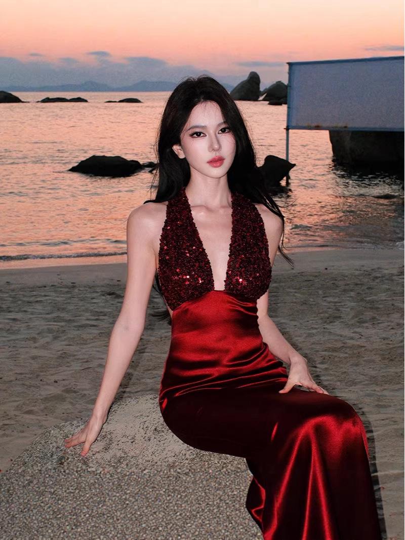 

Women s Halter Neck Sequin Evening Gown - Open Back, Waist-Cinched, Hip-Hugging, Long Dress for Socialite Events & Birthday Gatherings. Medium бордовый