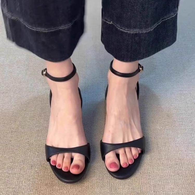 Sheepskin version~ French minimalist style one-word sandals women's summer new versatile cat and one-word buckle Roman shoes