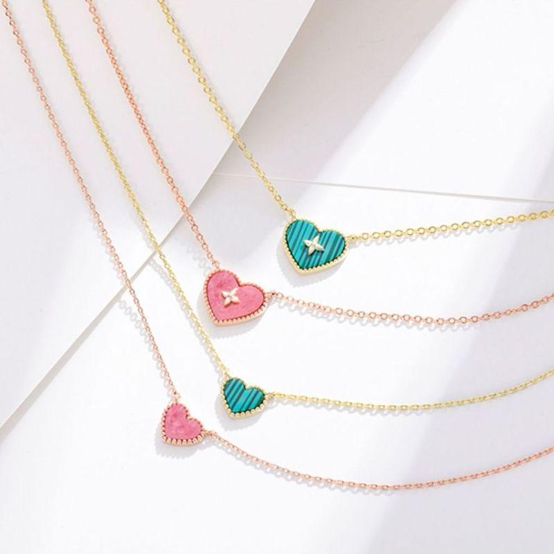Simple and fashionable two-color shell necklace neck chain women's new light luxury temperament sweet pendant collarbone chain
