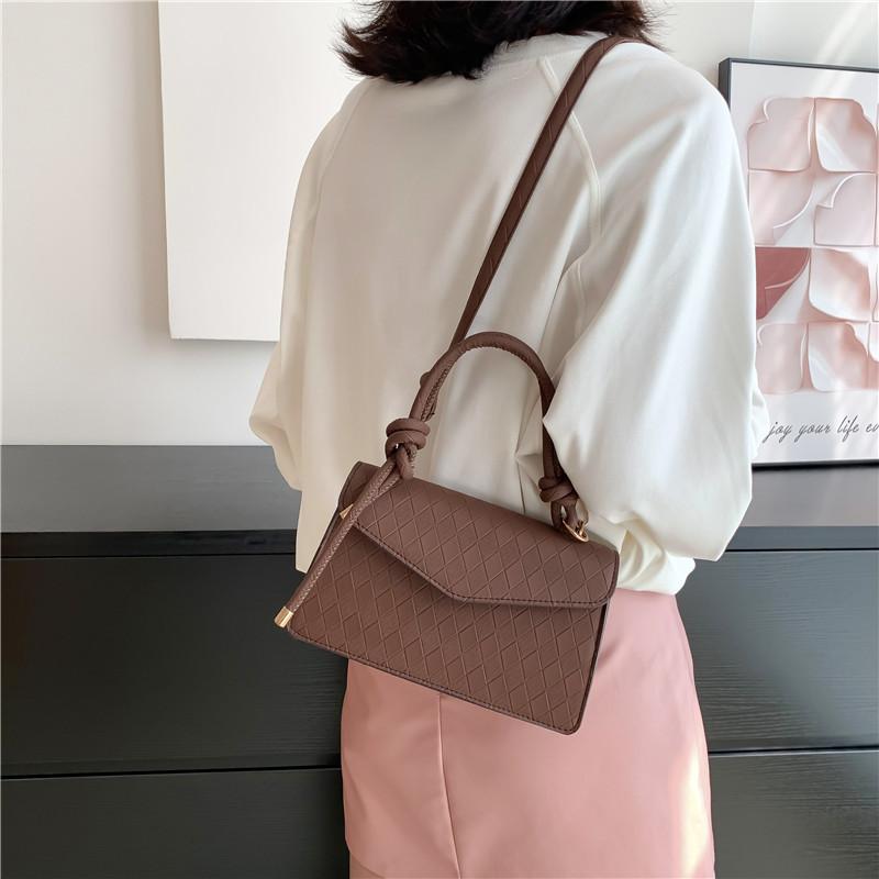 Foreign Style Retro Women'S Bag Early Autumn Solid Color Crossbody Temperament Single Shoulder Simple Diamond Small Square Bag