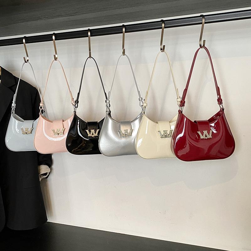 New fashion niche popular patent leather W armpit bag portable shoulder messenger women's bag