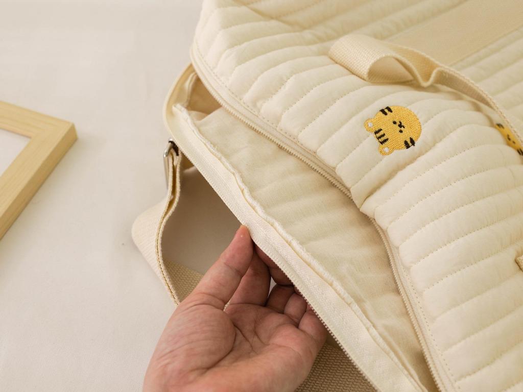 Korean INS-Style Embroidered Travel Bag: Large Capacity, Lightweight, Versatile Handbag