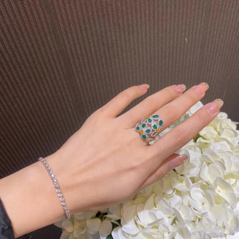 Trendy High-End Zircon Openwork Ring: Unique, Stylish Design for Women