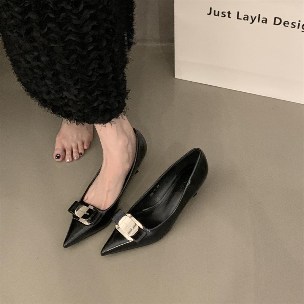 Kändistemperament Silver Höga Klackar Dam Guldspänne Små Läderskor Vår- och Sommarkläder Mary Jane Enkla Skor