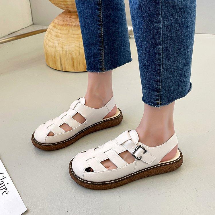 Sandals women's 2025 new women's shoes summer Korean version bag head flat bottom student sandals women's word Roman shoes women
