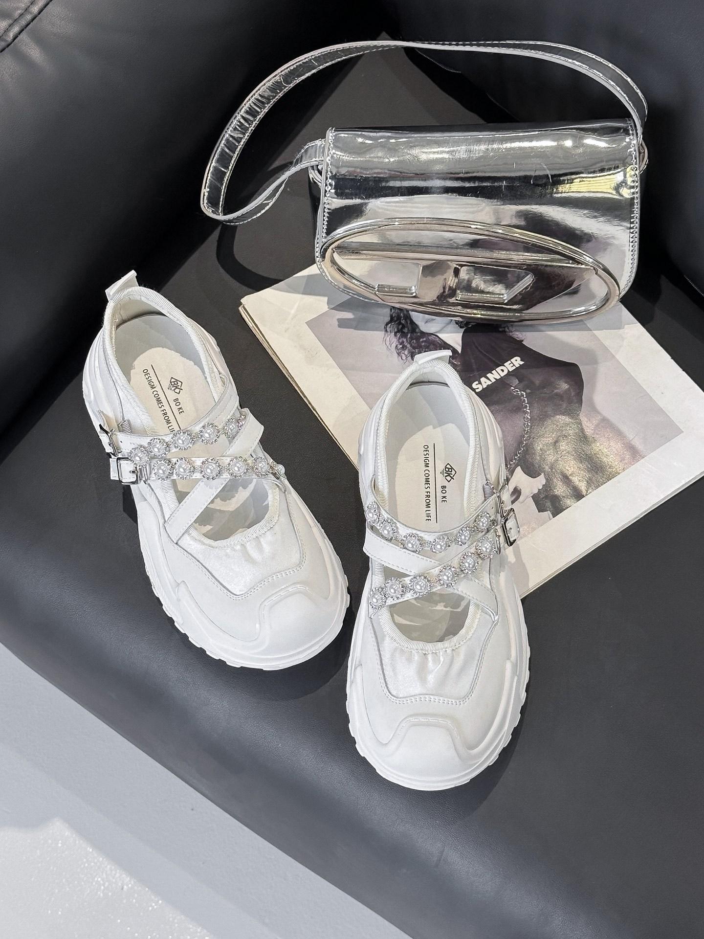 

Кожаные спортивные туфли Мэри Джейн женские 2025 лето новые на толстой подошве с мелким вырезом стразы модные повседневные одинарные туфли сандалии 39 белый