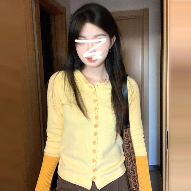 

Серый вязаный кардиган в стиле пэчворк женский весенний дизайнерский нишевый облегающий свитер Spice girl с тонким топом L