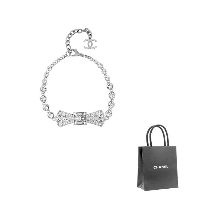 

CHANEL 23S [Spring and Summer 23] 23S chain brushed double C synthetic cubic zirconia/rhinestone, mother-of-pearl, metal necklace for women срібний