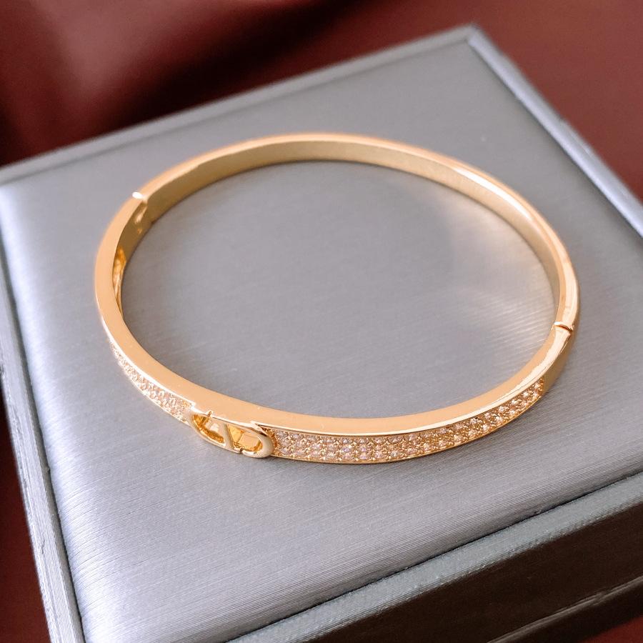 

18K Real Gold Electroplated Letter Buckle Bracelet, European and American Simple Light Luxury Bracelet, Personalized Niche Jewelry Women