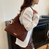 Retro Large-capacity Bag Women's New Autumn and Winter Shoulder Bag High-end Casual Commuter Tote Bag