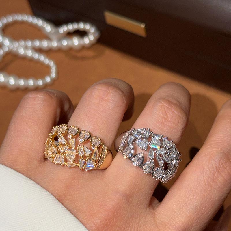 Elegant Irregular Crushed Diamond Ring for Women: High-End, Super Shiny Index Finger Accessory