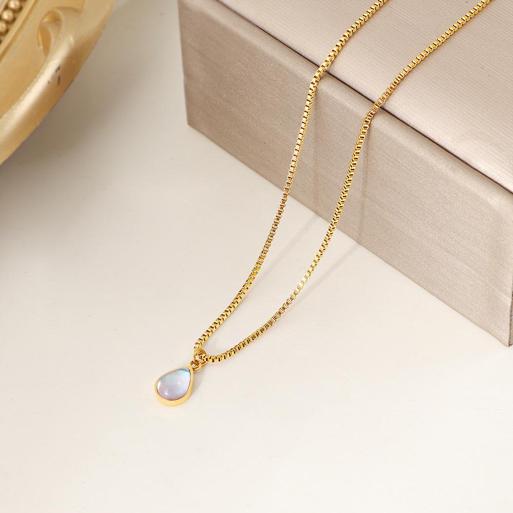 Mondstein Tropfen Farbverlauf Schlüsselbein Halskette - Elegantes Choker für Damen mit Boxkette.