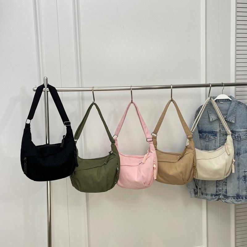 Simple casual and lightweight dumpling bag female large-capacity student class shoulder bag commuter messenger cloth bag