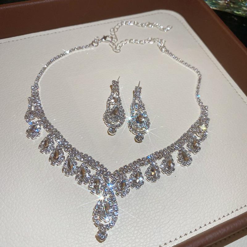 Diamond-encrusted Water Drop Fringed Stud Earrings Necklace, Court Style Light Luxury, High-end Jewelry Set, Design Sense, Niche Jewelry Women