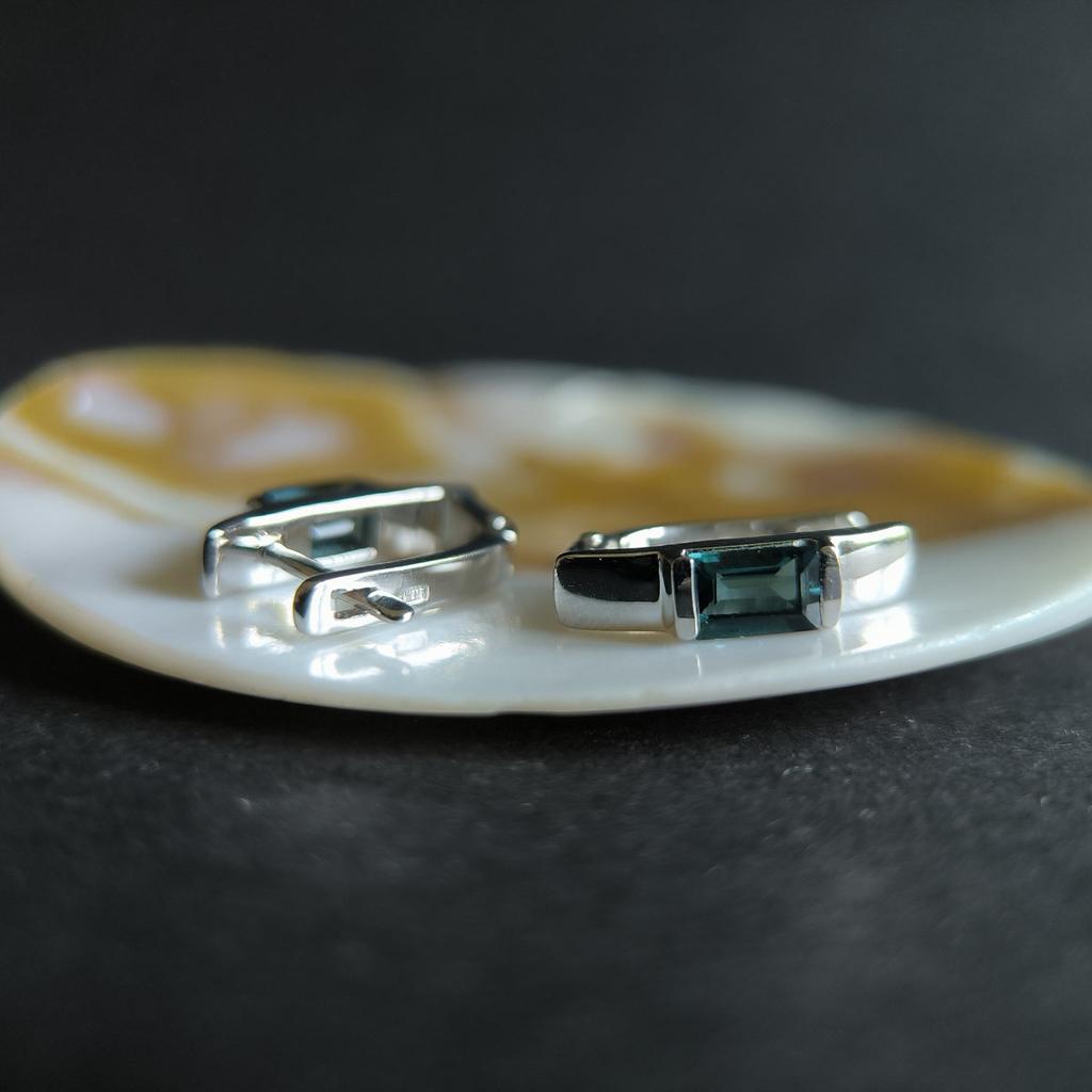 Серебряные серьги с топазом Лондон Блю 1.085ct (2213635)