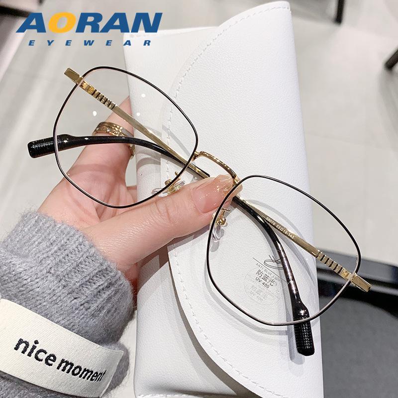 Men's Flat Light Polygon Eyeglass Frame, Enhances Facial Appearance, Women's Glasses with Myopia and Blue Light Protection.