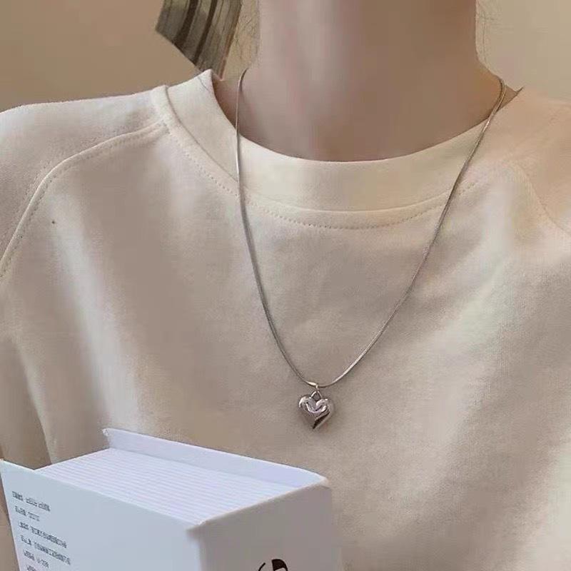 

Двухслойное колье-сердце из серебра: Стильный, Крутой и Модный Чокер с Нишевым Дизайном для Женщин.