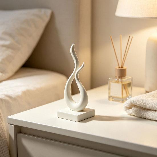 Modern Style Home Accessories Abstract Flame Sculpture, 3D Printed Minimalist Art Statue with Square Base, Stylish Entrance Hall Decor Elegant Curved