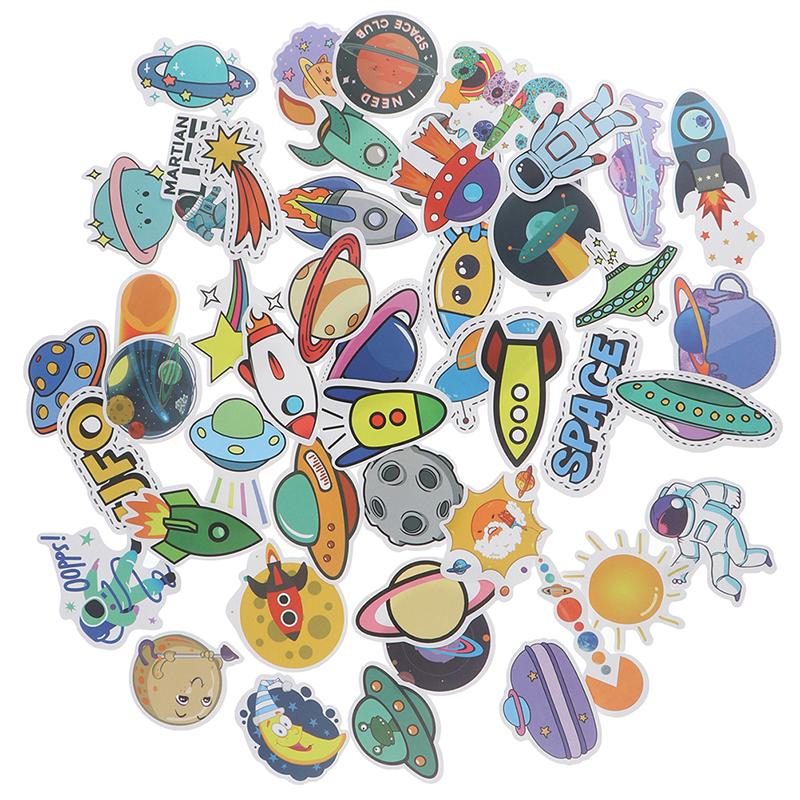 50 szt. Kreskówkowe naklejki z planetami kosmicznymi na laptopa, bagaż, gitarę, deskorolkę