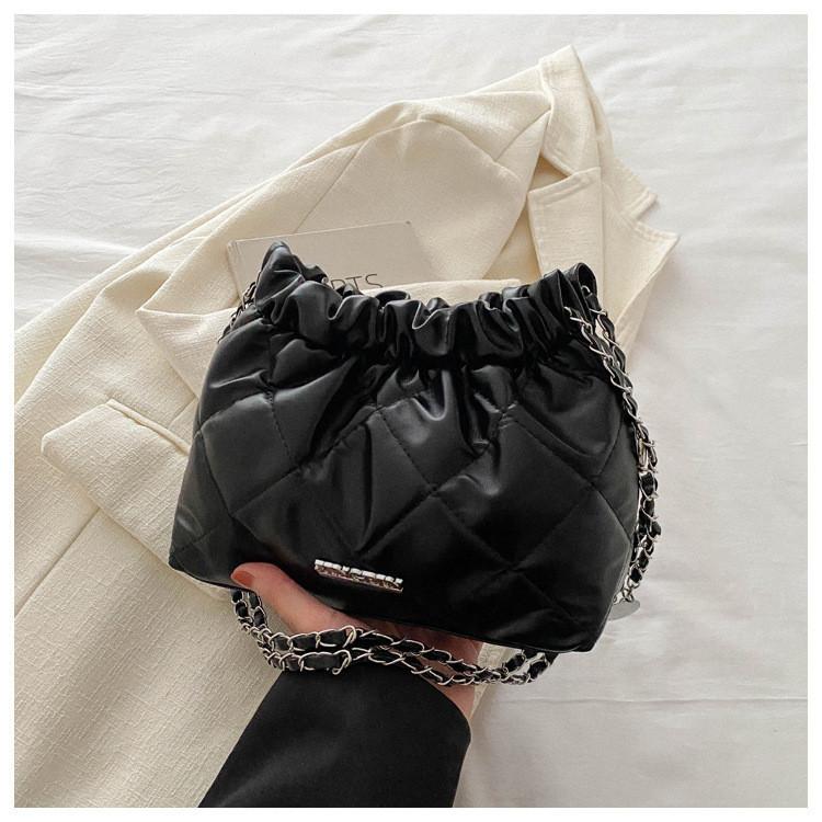 

Trendy Pu Material Chain Bag Women s Bag 2024 Winter New Grid Shoulder Crossbody Bag чёрный