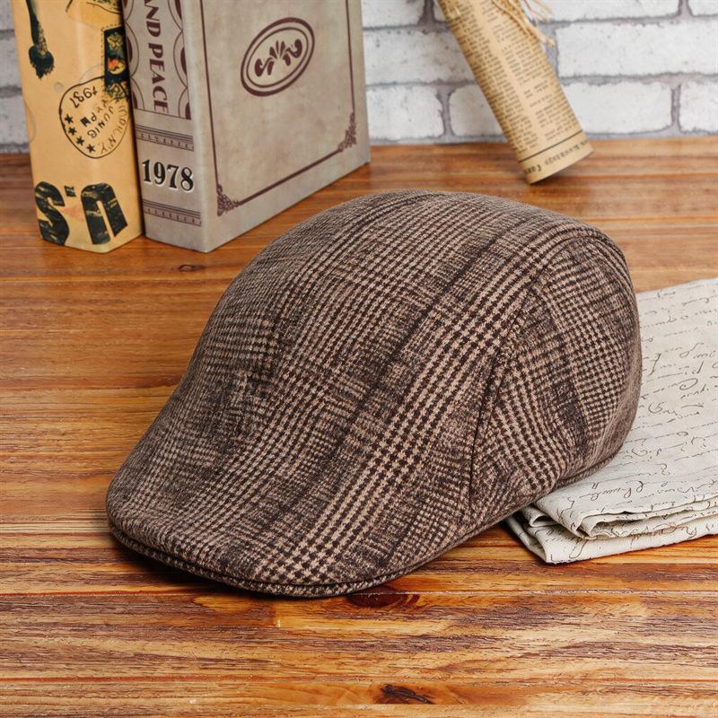 Autumn and Winter Small Plaid Forward Hat Men's and Women's Casual Retro Hat Warm Beret Comfortable and Versatile Director Hat