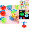 Pião de Plástico Brinquedo Para Crianças Com Lançador Colorido Características Adequado Para Crianças e Brincadeiras Escolares