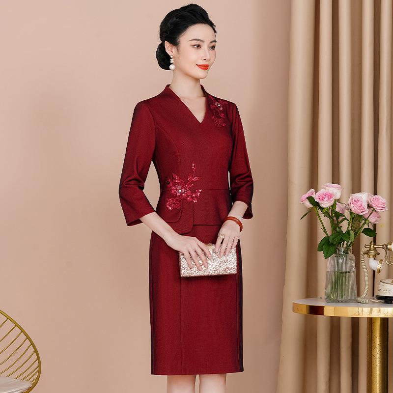 2025 Autumn Elegant Slimming Two-Piece Style Dress for Middle-Aged and Elderly Women
