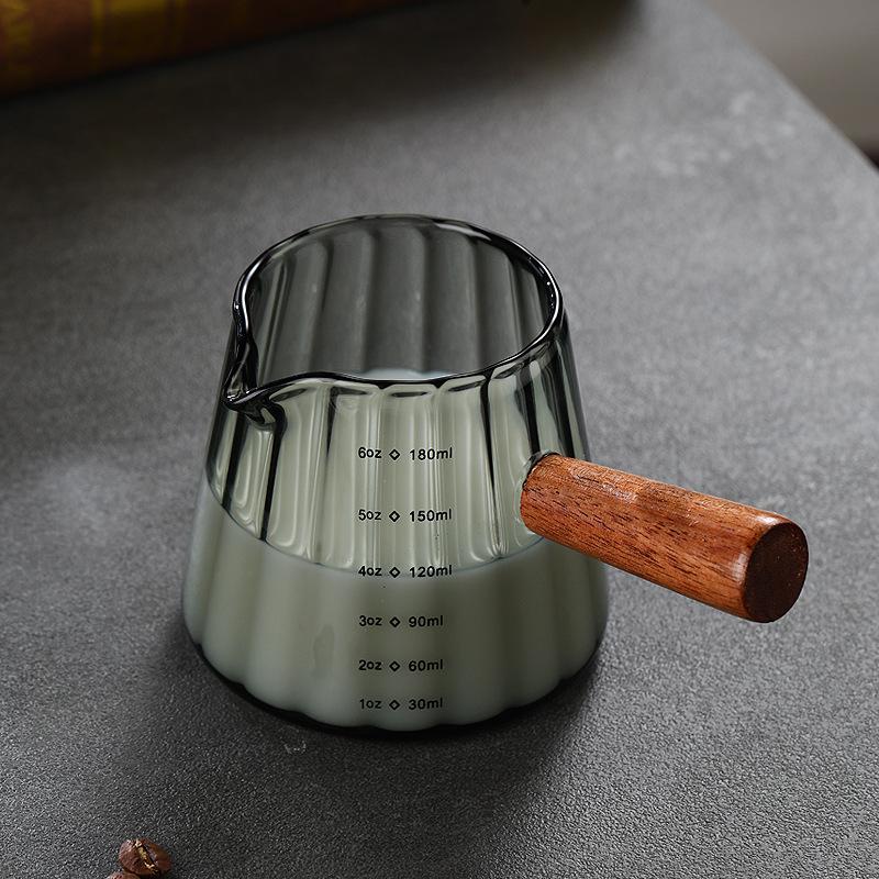 Skleněný hrnek na kávu, mini konvice na mléko, konvice na espresso, vařič čaje, kávovar, dřevěná rukojeť, měřicí nástroje, kuchyňské doplňky do domácnosti