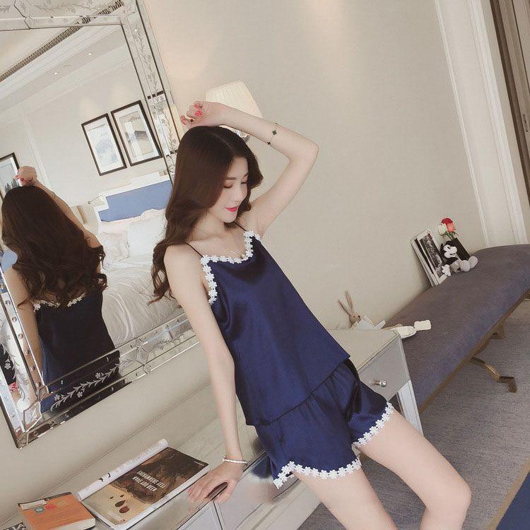 Luxurious And Sexy Women's Faux Silk Camisole Pajama Set Thin Breathable Sleepwear